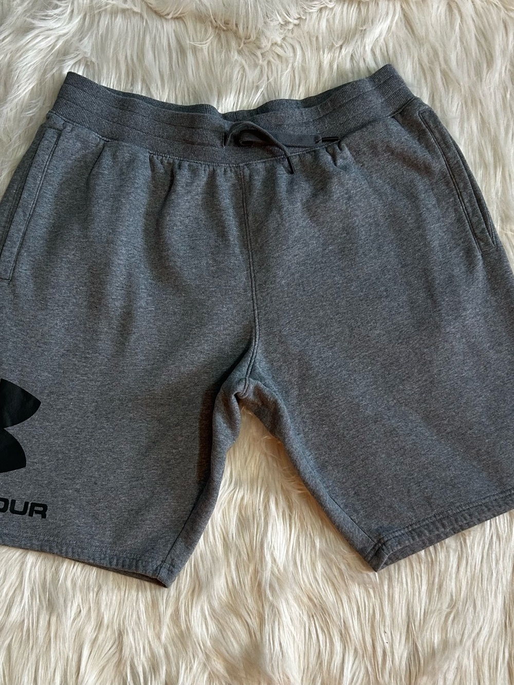 Under Armour Men’s Dark Gray Athletic Drawstring Shorts